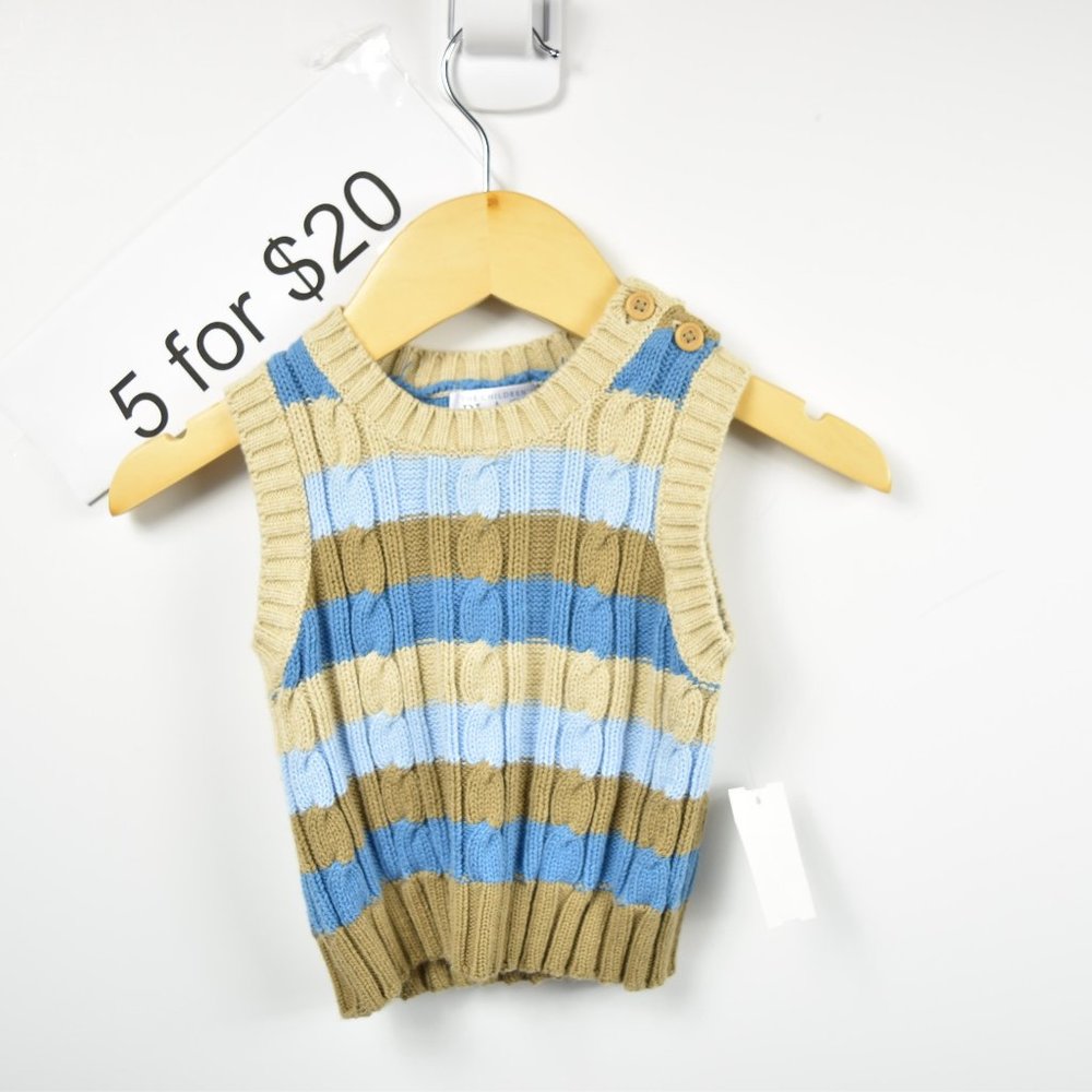 knitted pull over/tank top with button on shoulde
